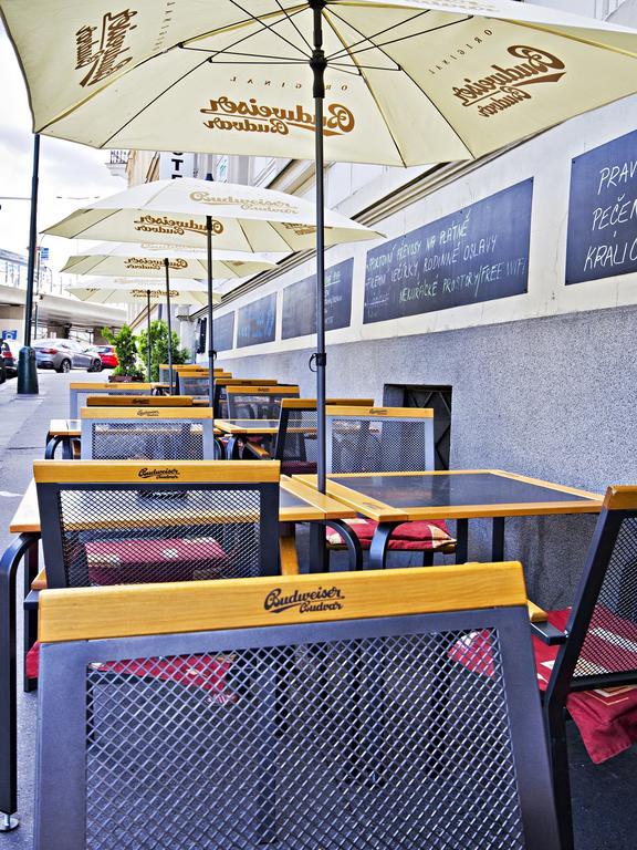 A Plus Hotel & Hostel Prague Exterior photo