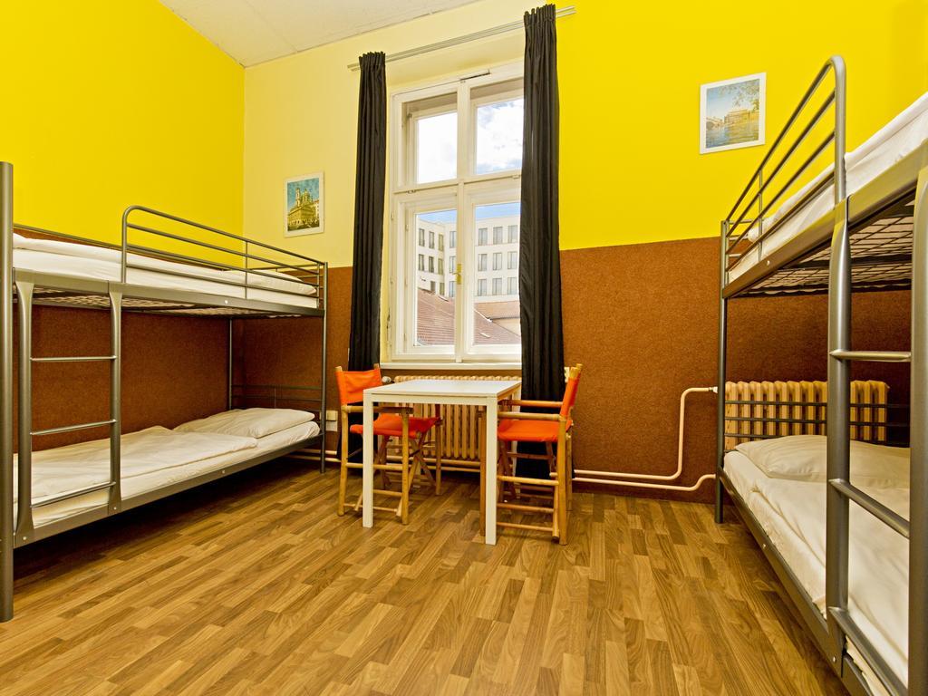 A Plus Hotel & Hostel Prague Exterior photo