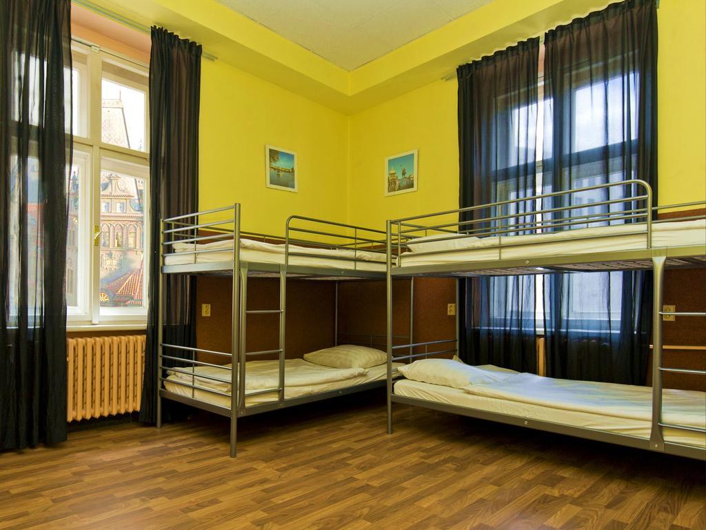A Plus Hotel & Hostel Prague Exterior photo