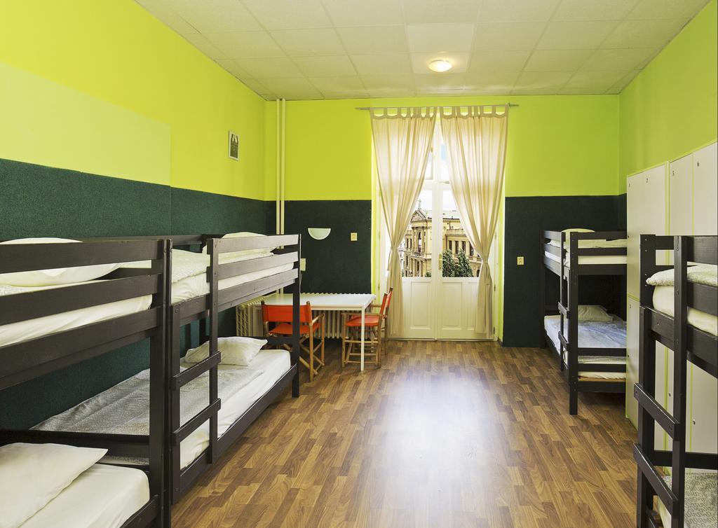 A Plus Hotel & Hostel Prague Exterior photo