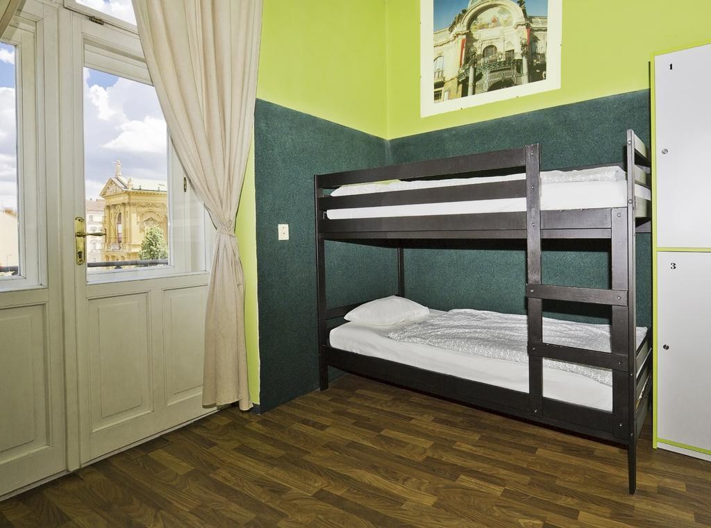 A Plus Hotel & Hostel Prague Exterior photo