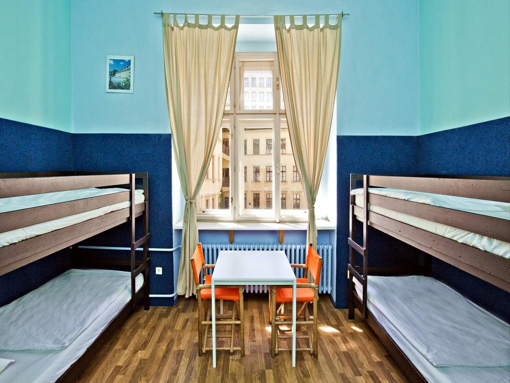 A Plus Hotel & Hostel Prague Exterior photo