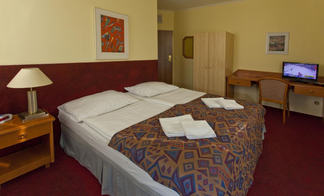 A Plus Hotel & Hostel Prague Exterior photo